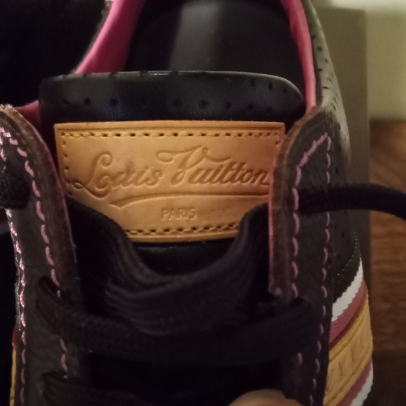 LOUIS VUITTON SNEAKERS - Picture 9 of 14